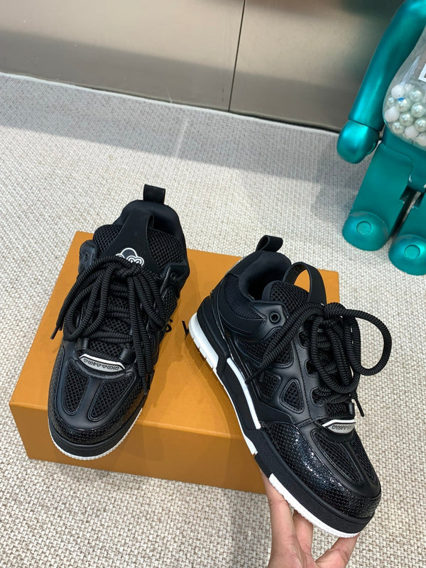 Sneaker da skate LV in pelle di vacchetta nera