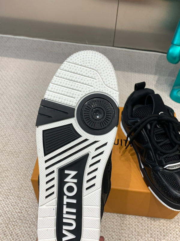 Sneaker da skate LV in pelle di vacchetta nera