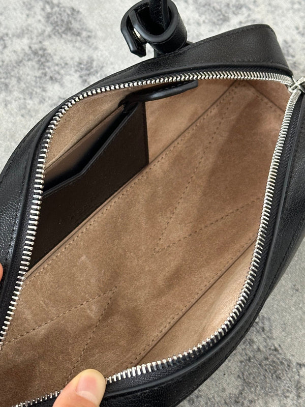 LE TECKEL SMALL BAG 27 IN BLACK GOATSKIN