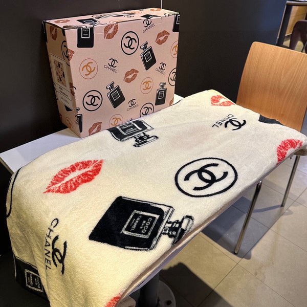 BLANKET IN WHITE MIX COLORFUL MILK VELVET 152041