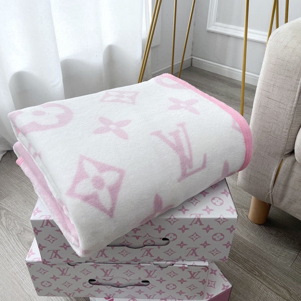 NEO MONOGRAM BLANKET IN WHITE MIX BABY PINK MILK VELVET 273949