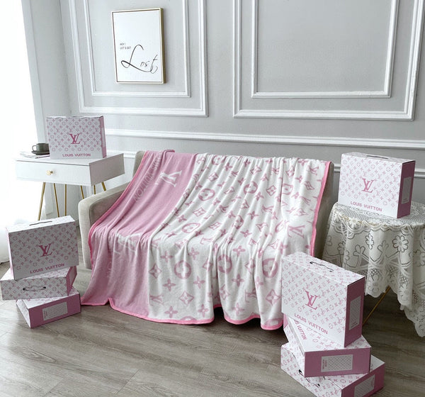 NEO MONOGRAM BLANKET IN WHITE MIX BABY PINK MILK VELVET 273949