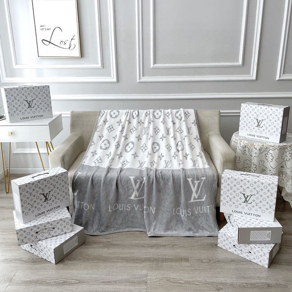 NEO MONOGRAM BLANKET IN WHITE MIX LIGHT GRAY MILK VELVET 273950