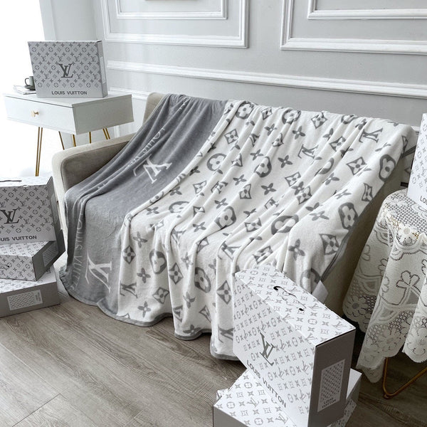 NEO MONOGRAM BLANKET IN WHITE MIX LIGHT GRAY MILK VELVET 273950