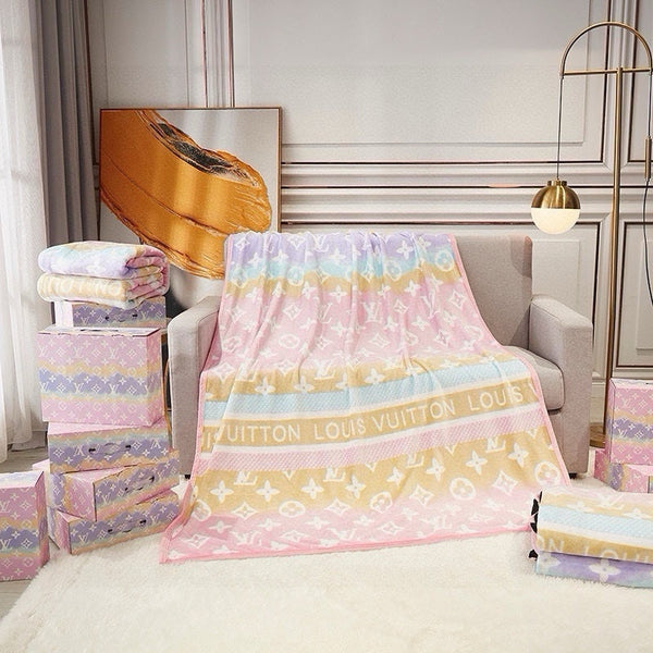 MONOGRAM BLANKET IN COLORFUL LAMB FUR 414049