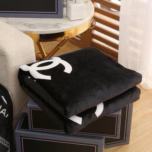 CC BLANKET IN BLACK MIX WHITE MILK VELVET 421609