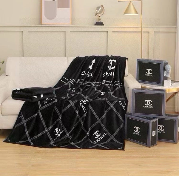 CC BLANKET IN BLACK MIX WHITE MILK VELVET 421609