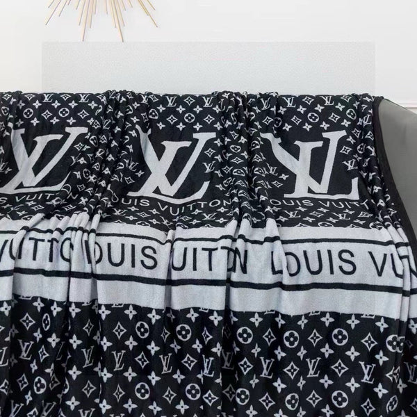 BLANKET IN BLACK MIX WHITE MONOGRAM LAMB FUR 423069