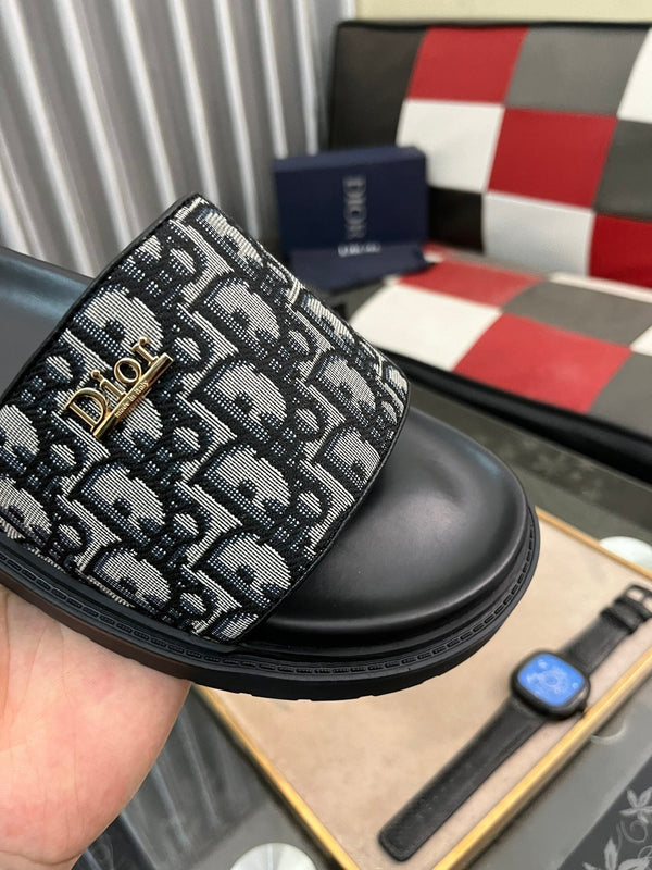 CD AQUA SLIDE SANDAL BLACK AND GRAY JACQUARD