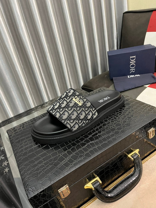 CD AQUA SLIDE SANDAL BLACK AND GRAY JACQUARD