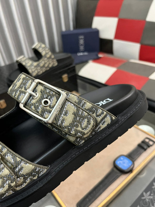 CD AQUA BUCKLE SANDAL BLACK AND SAGE JACQUARD