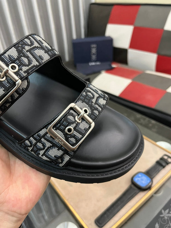 CD AQUA BUCKLE SANDAL BLACK AND GRAY JACQUARD