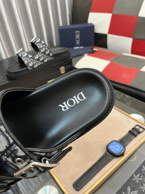 CD AQUA BUCKLE SANDAL BLACK AND GRAY JACQUARD