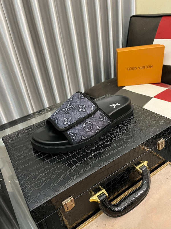 MIAMI MULE IN CHARCOAL GREY MONOGRAM JACQUARD