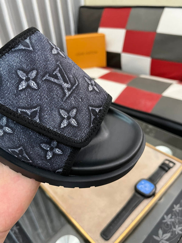 MIAMI MULE IN CHARCOAL GREY MONOGRAM JACQUARD