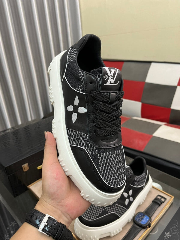 SNEAKER LV IN VITELLO MONOGRAMMA NERO E DENIM