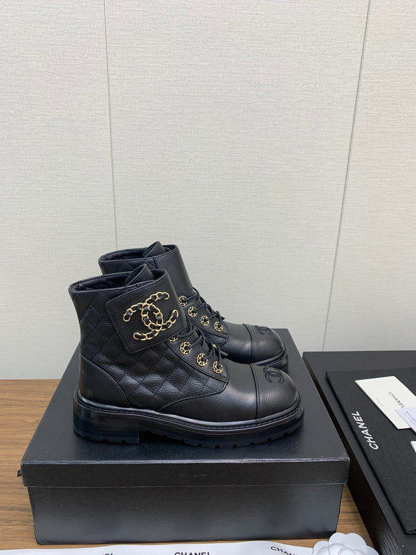 Stivaletti CC in pelle di vacchetta trapuntata nera