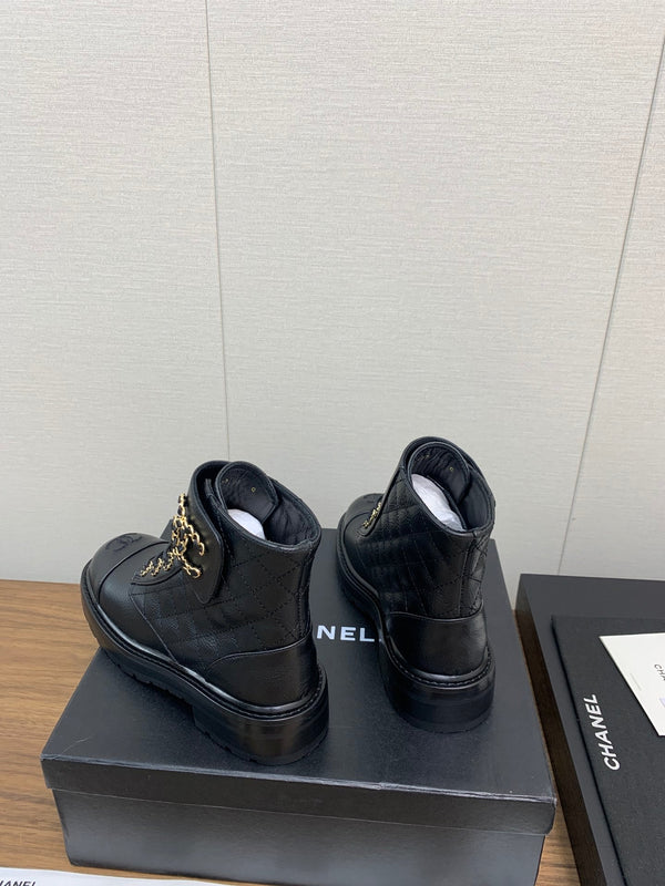 Stivaletti CC in pelle di vacchetta trapuntata nera