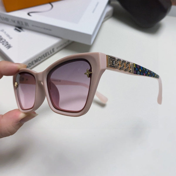 OCCHIALI DA SOLE QUADRATI 581358 IN ACETATO ROSA NUDO CON LOGO MONOGRAMMA IN RILIEVO