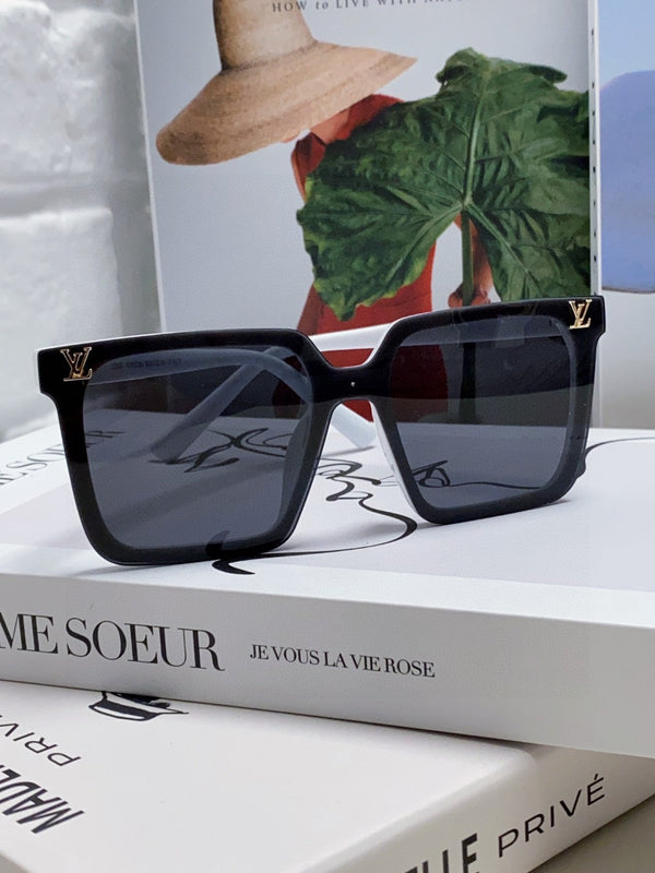 SQUARE SUNGLASS 581369 IN WHITE ACETATE