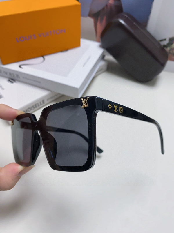 SQUARE SUNGLASS 581370 IN BLACK ACETATE