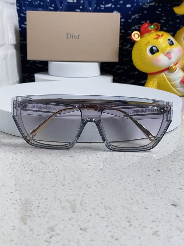 OCCHIALI DA SOLE MONTAIGNE CLUB M7U IN ACETATO GRIGIO TRASPARENTE