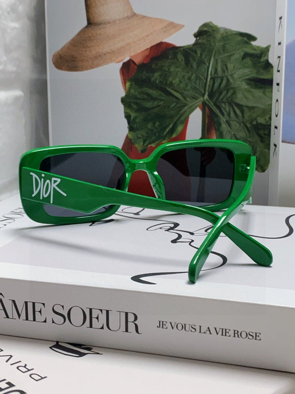 MONTAIGNE SUNGLASS 571594 IN GREEN ACETATE TEXT LOGO