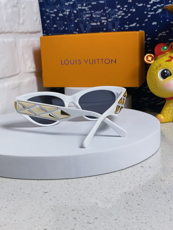 CAT EYE SUNGLASSES 576885 IN WHITE AND GOLD ACETATE