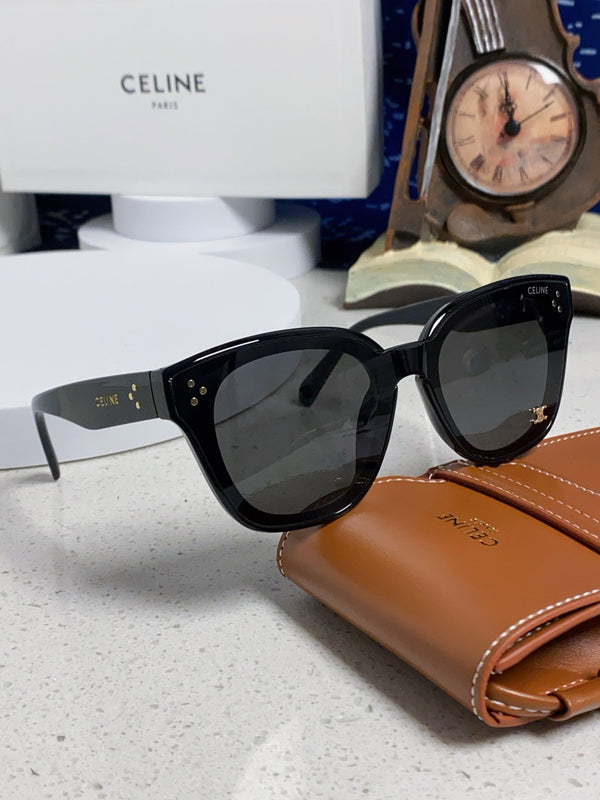 SQUARE SUNGLASS 575845 IN BLACK ACETATE BLACK LENSES