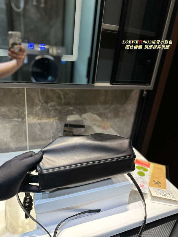 MEDIUM FLAMENCO PURSE 29 IN BLACK NAPPA LAMBSKIN