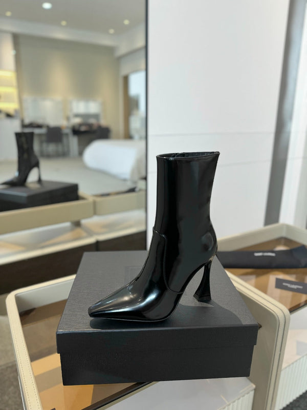 HIGH HEEL POINTED-TOE ANKLE BOOTS IN BLACK SHINY CALFSKIN
