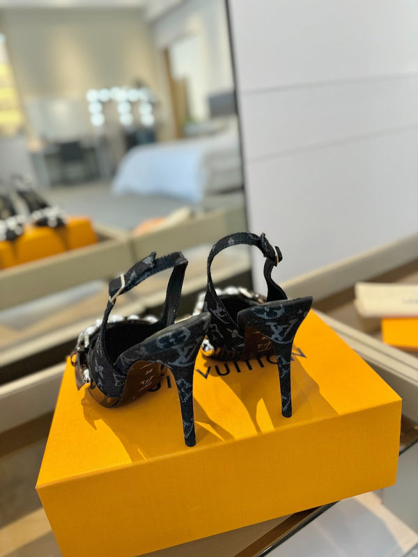 TACCO ALTO 95 MM IN DENIM NERO MONOGRAM CON CRISTALLI