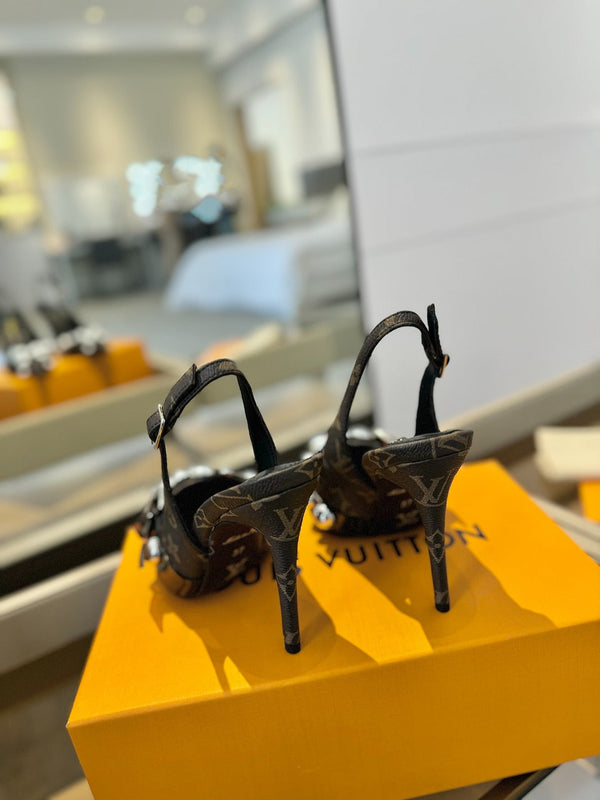 TACCO ALTO 95 MM IN VITELLO MONOGRAM MARRONE CIOCCOLATO CON CRISTALLI