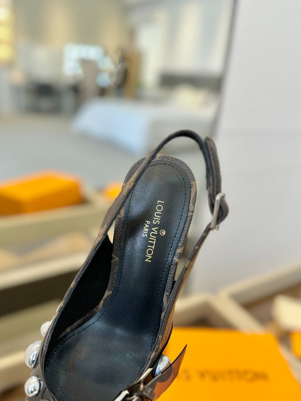 TACCO ALTO 95 MM IN VITELLO MONOGRAM MARRONE CIOCCOLATO CON CRISTALLI