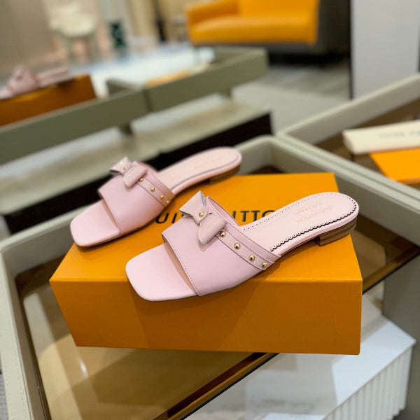 LV x TM 6AM Flat Mule in pelle di pecora rosa 241220