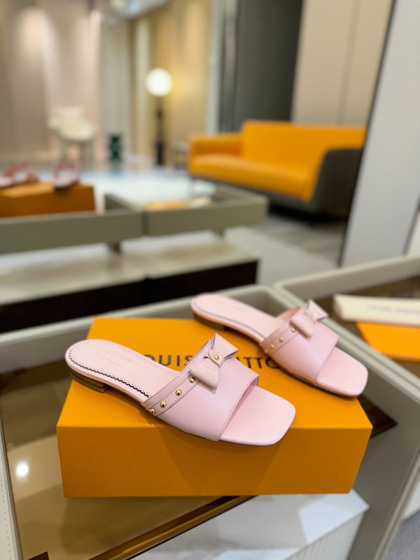 LV x TM 6AM Flat Mule in pelle di pecora rosa 241220