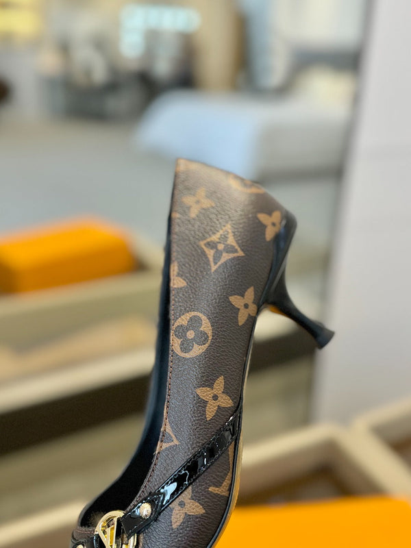 6AM 5,5 cm Scarpe con tacco in tela monogramma marrone e pelle verniciata 241203