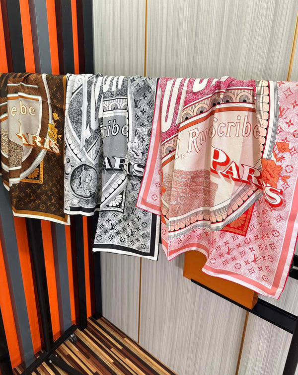 SCIARPA QUADRATA IN SETA MARVELOUS TRUNKS 90 CM ROSA 399996