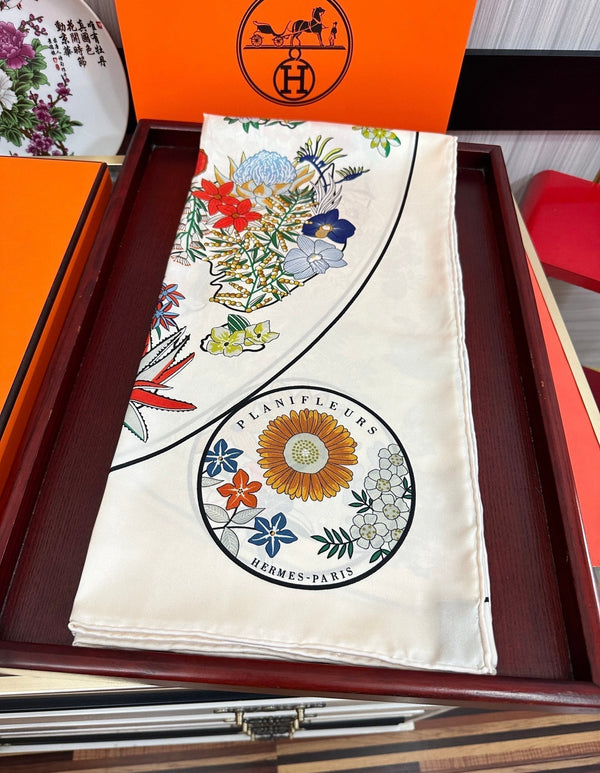 Planifleurs Scarf 90 CM White Colorful Silk 404030