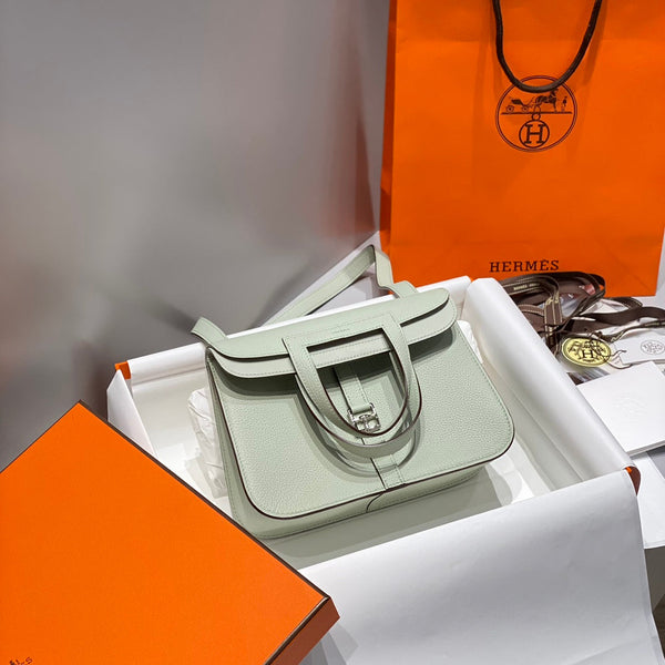 HALZAN 25 HANDLE BAG IN BABY GREEN GRAINED CALFSKIN