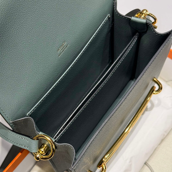 HM SAC ROULIS 18 ALMOND GREEN EVERCOLOR CALFSKIN 237566