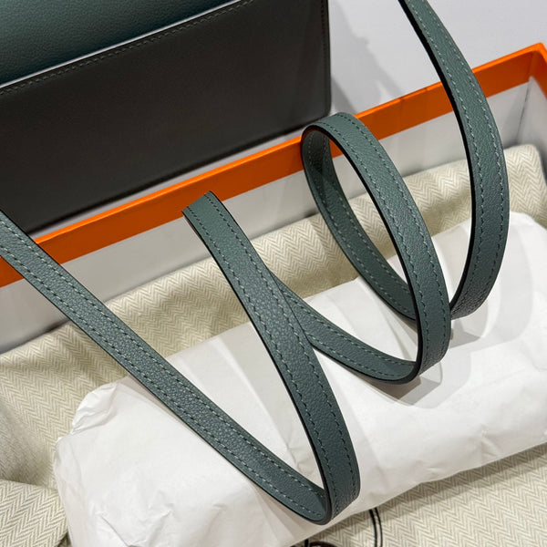 HM SAC ROULIS 18 ALMOND GREEN EVERCOLOR CALFSKIN 237566