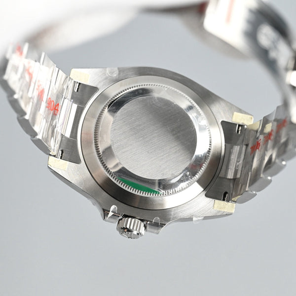 Rolex Submariner 41mm Silver Green Black Dial