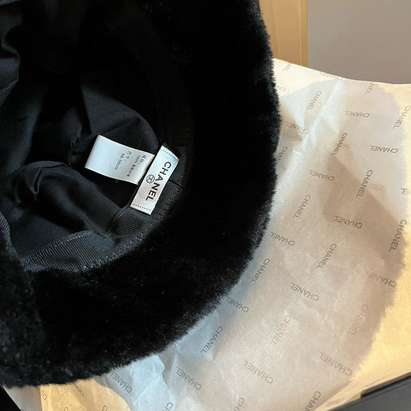 CAPPELLO A SECCHIELLO IN PILE NERO 429805