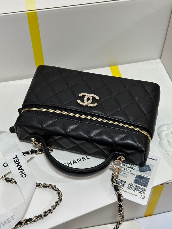 CC 25C Beauty Case 19,5 cm Pelle di pecora Hanel nera Hardware oro chiaro