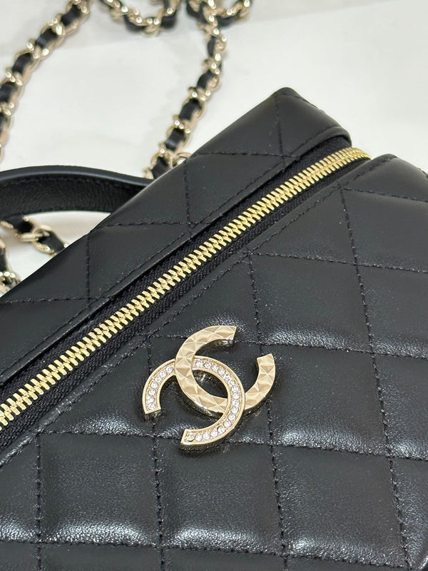 CC 25C Beauty Case 19,5 cm Pelle di pecora Hanel nera Hardware oro chiaro