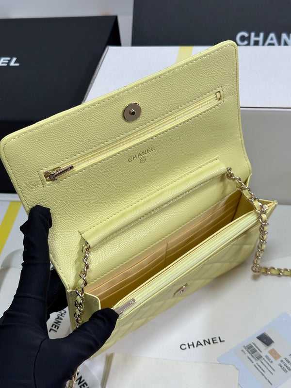 CC 25P Wallet On Chain 19cm Yellow Pastel Cowhide Heart Rhinestone 243595