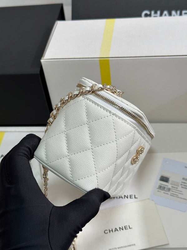 CC 25C Vanity Case 17cm White Caviar Leather Heart Rhinestone Light Gold Hardware 243421