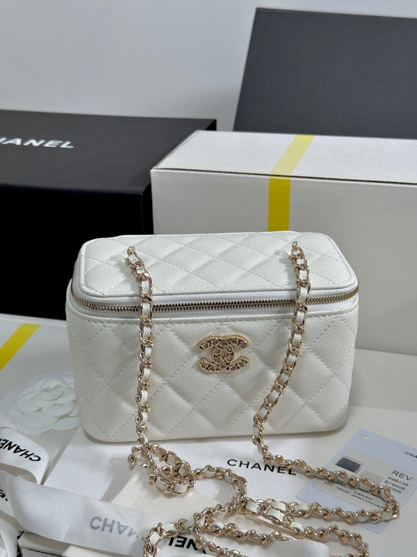 CC 25C Vanity Case 17cm White Caviar Leather Heart Rhinestone Light Gold Hardware 243421