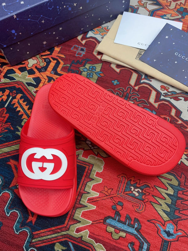 GG INTERLOCKING G SLIDE SANDAL CRIMSON RUBBER